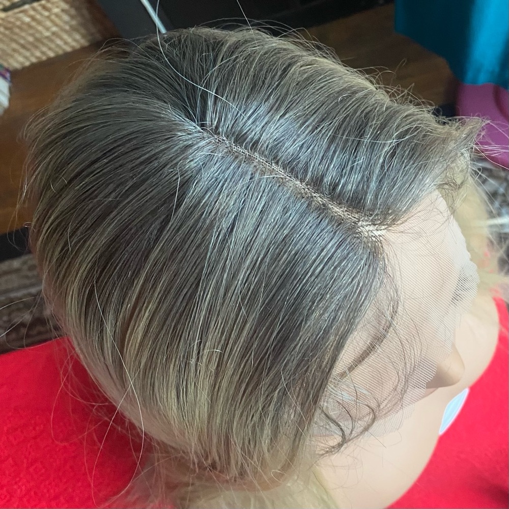 Lace front blonde wig with baby hair - Picture 9 of 12